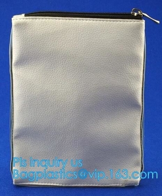 Bolso del calcetín con el resbalador de la cremallera, gancho plástico del Pvc Eva Hanger Zipper Bag With para la ropa interior, petate impermeable del Pvc