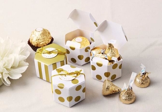 Caja de papel de empaquetado modificada para requisitos particulares de lujo, caja de lujo que empaqueta la caja rosada de papel del regalo del cajón para el skincare, estilo Magn del libro del tablero