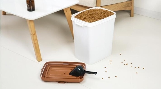 la comida de perro modificada para requisitos particulares almacenada de alta calidad del dispensador del cubo del contenedor de almacenamiento del alimento para animales de 40L 15kgs 17lbs puede encajonar para el gato del perro