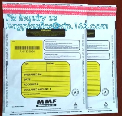 El correo plástico empaqueta el aeropuerto de Icao Stebs de las fuentes del banco que la tienda con franquicia trata de forzar evidente