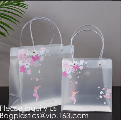Los PP helados empaquetan bolsos plásticos del regalo con las fuentes translúcidas de la decoración de Tote Gift Wrapping Flower Package de las manijas