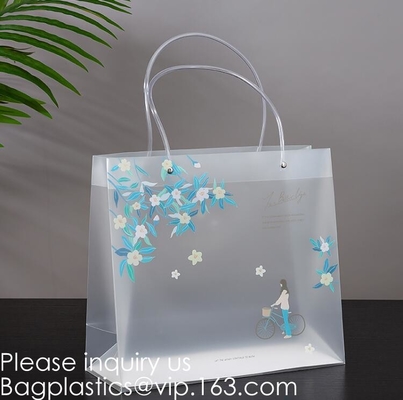 Los PP helados empaquetan bolsos plásticos del regalo con las fuentes translúcidas de la decoración de Tote Gift Wrapping Flower Package de las manijas